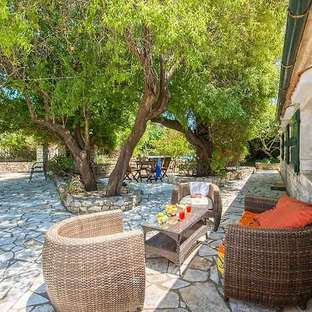 Phoenica Villa